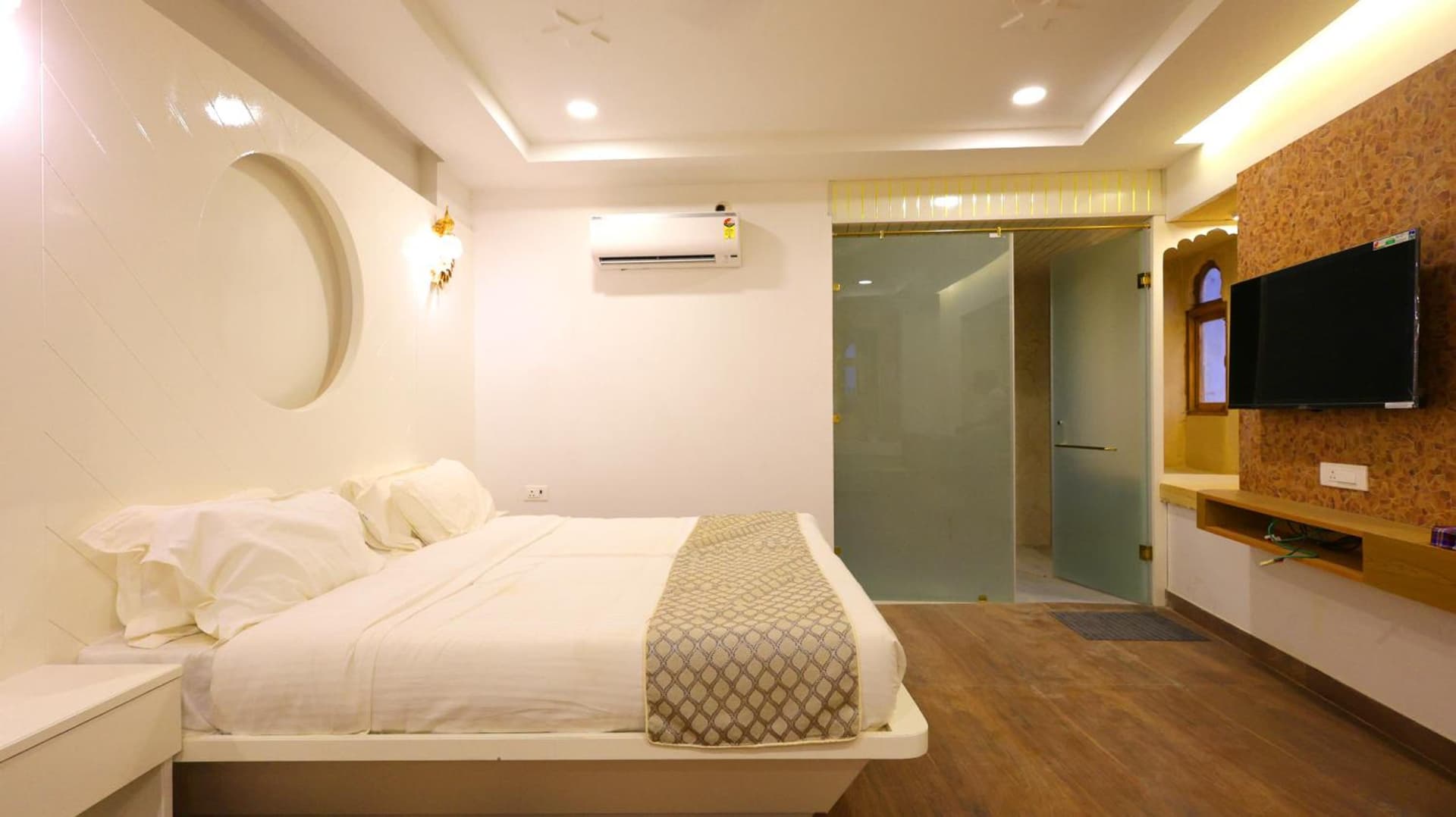 Hotel Jaisal Inn- Swimming Pool- Fort View Pure Veg Restaurant photo 3