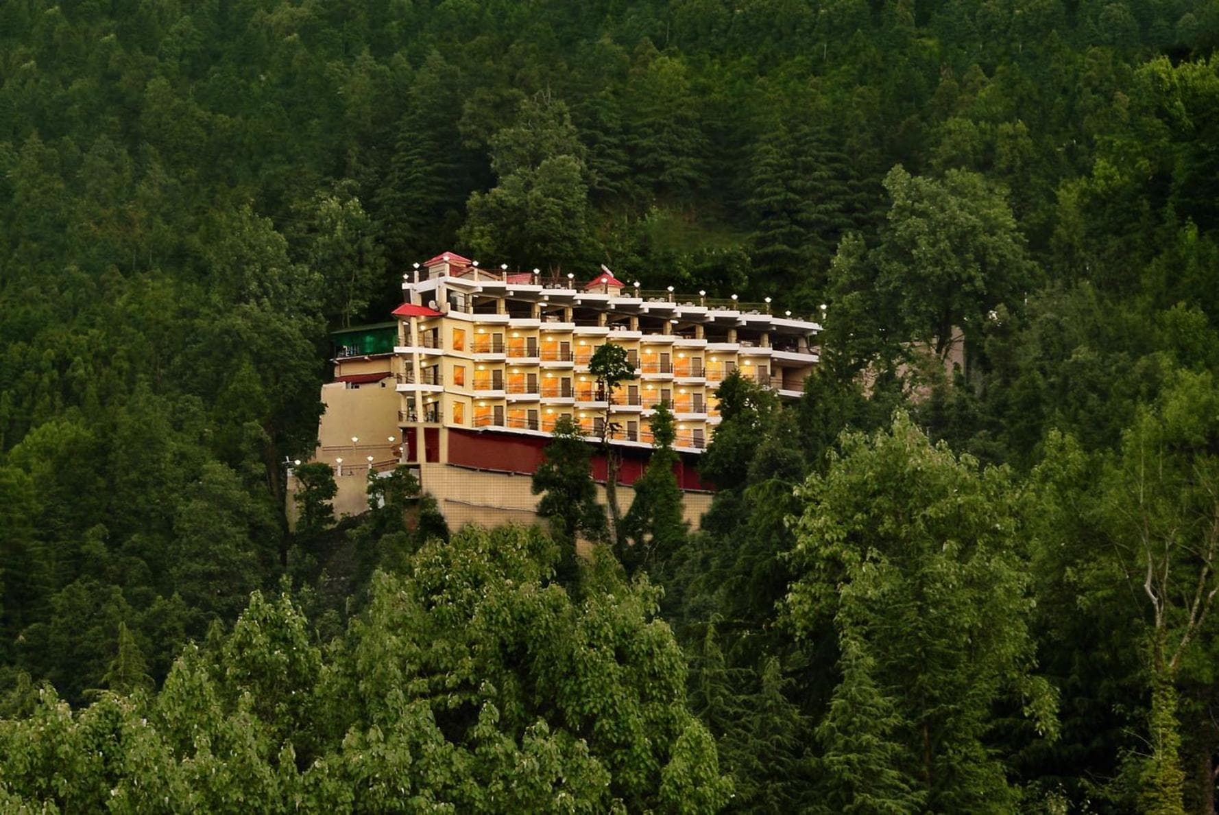 JK Clarks Exotica - Centrally Located with Stunning Valley View photo 5